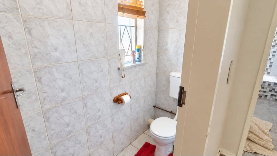 4 Bedroom Property for Sale in Flimieda North West
